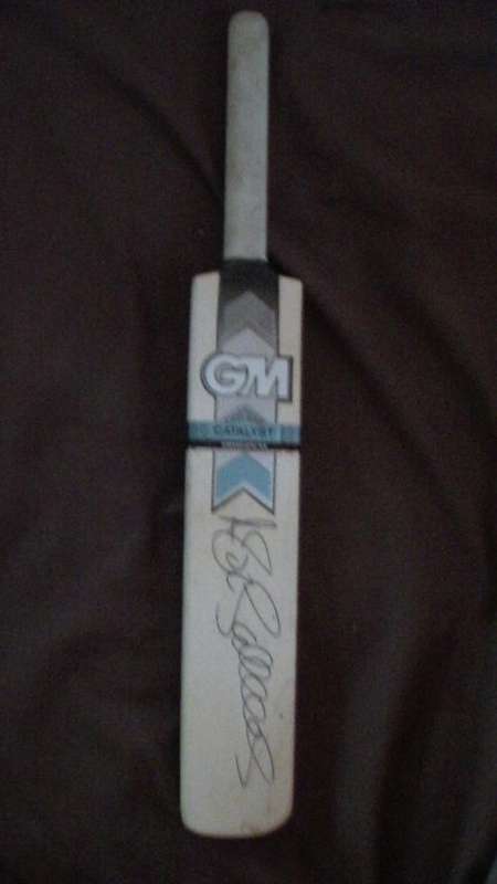 GM Catalyst Mini Bat autographed by AB De Villiers