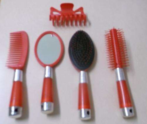 HAIR BRUSH SET RED