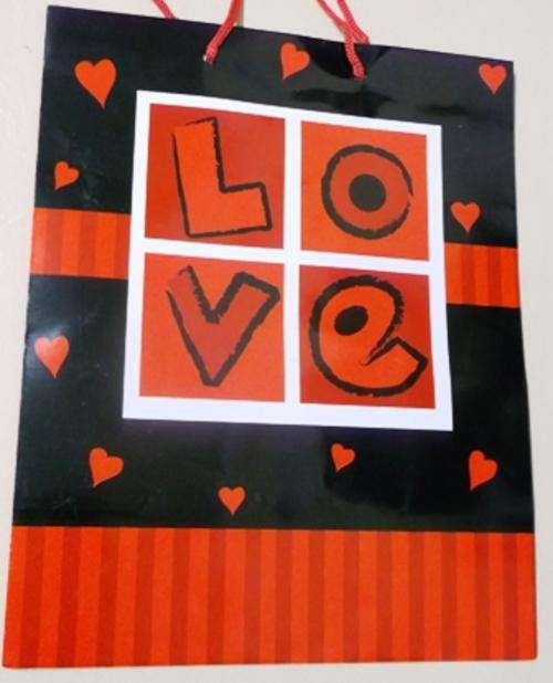 VALENTINES GIFT BAG - 32cm x 26