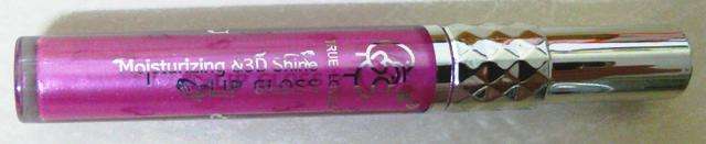 LIP GLOSS