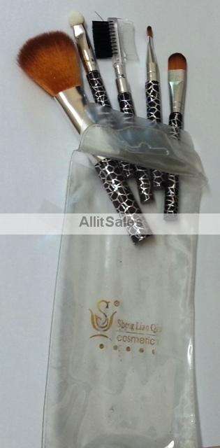 MAKEUP BRUSH SET