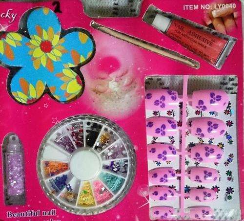 NAILS SET