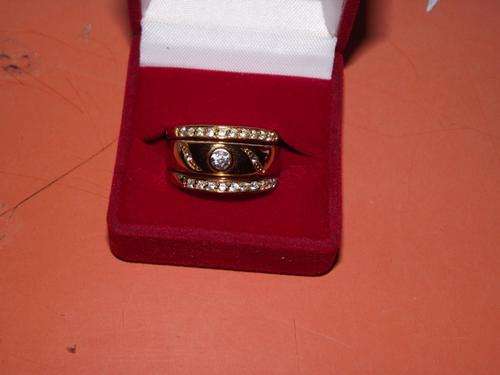 9 ct gold diamond ring with 2 wedding bands