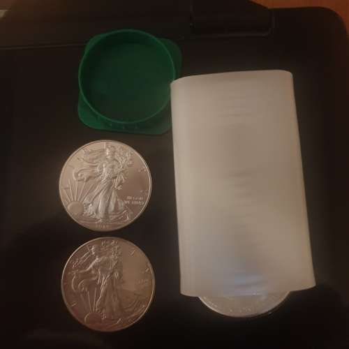 1 oz  2014 American Silver Eagle , Pure solid Silver Bullion ( 999.9%)