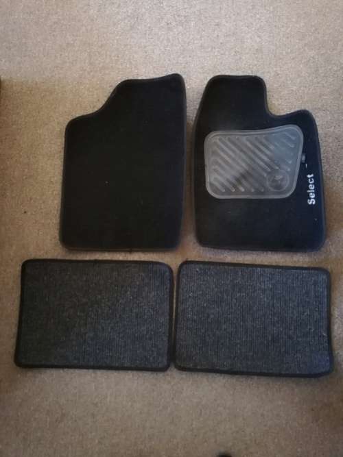 Set of 4 Car Mats (Hyundai i10)