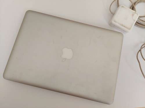 Apple MacBook *read description*