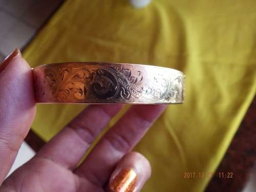 Stunning LW & G Lagarmic Bangle