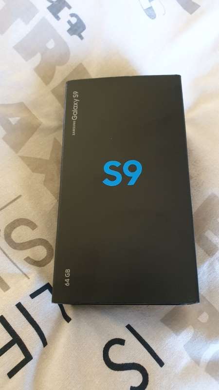 Samsung Galaxy S9 ** Cracked Screen **