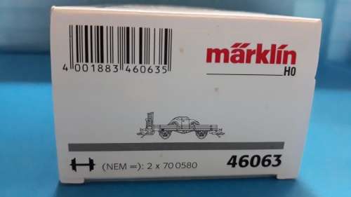 Marklin HO Gauge 46063, Low Sided Car Loaded With a VW Beetle