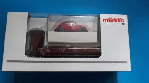 Marklin HO Gauge 46063, Low Sided Car Loaded With a VW Beetle