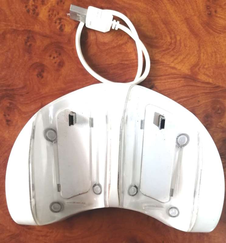 NINTENDO WII DOCKING STATION