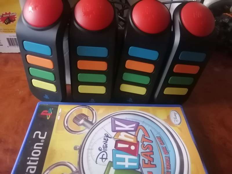 PS2 BUZZ(DISNEY THINK FAST SET(With Game Disk)