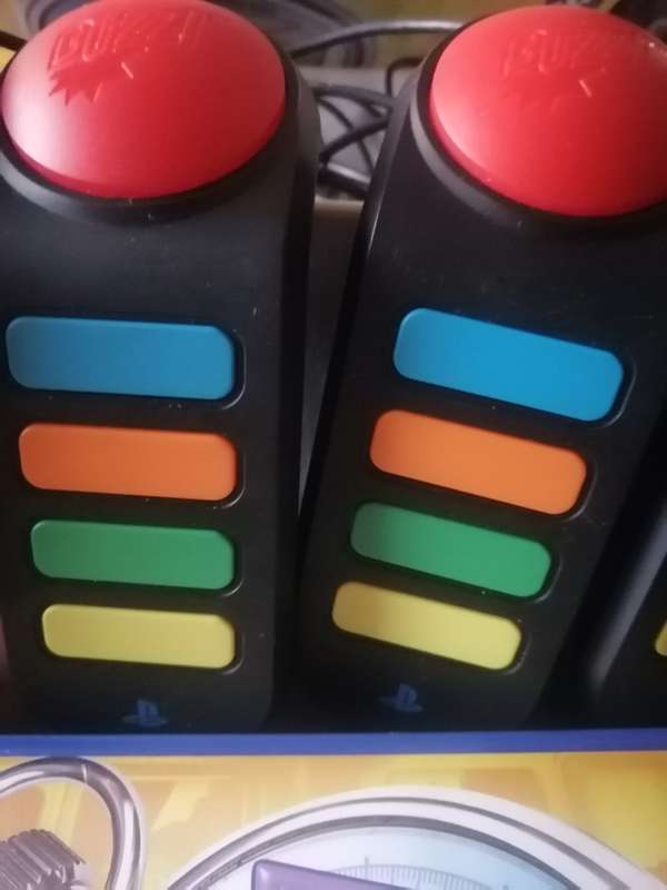 PS2 BUZZ(DISNEY THINK FAST SET(With Game Disk)