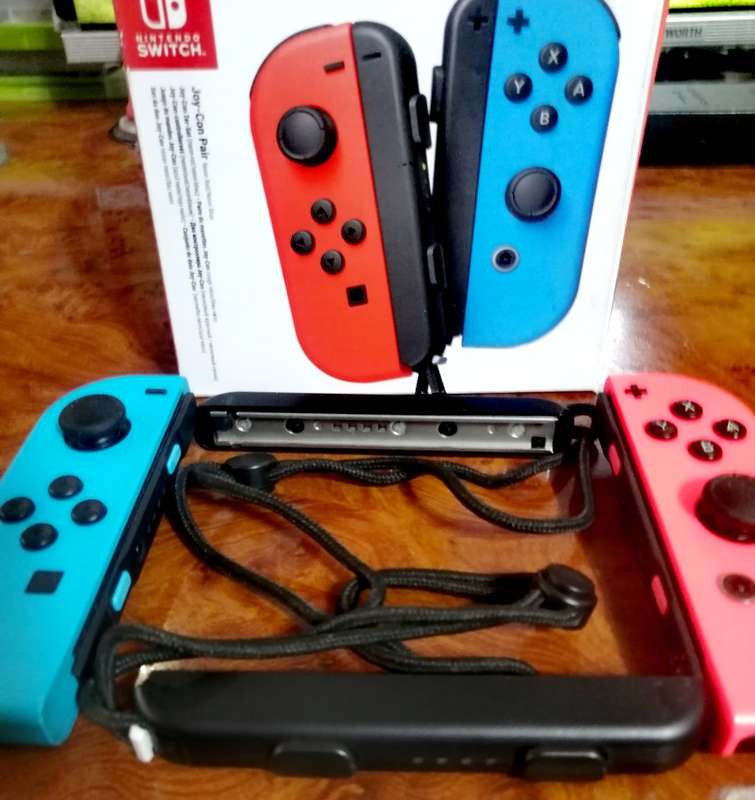 NINTENDO SWITCH JOYCON PAIR EXCELLENT CONDITION)