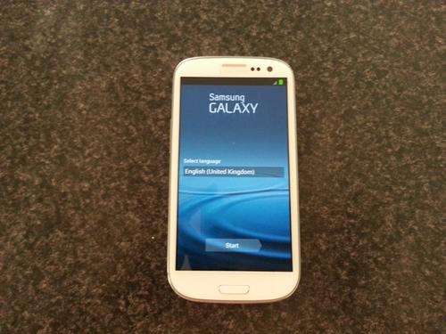 (LATE ENTRY) Samsung Galaxy S III/S3 with box and manuals (Marble White)