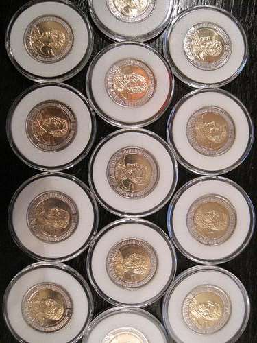 2008 BRILLIANT UNC MANDELA 90TH BIRTHDAY R5 COIN IN AIRTIGHT CAPSULES WITH WHITE INSERT!!!