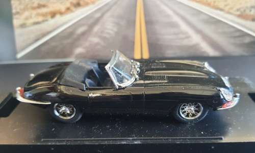 Revell Model Box Jaguar Type E Spyder