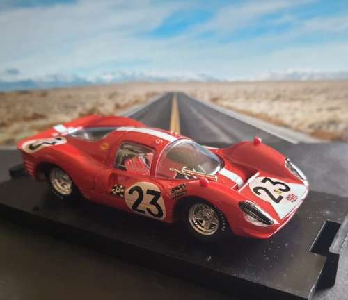 Brumm S016 Ferrari 330 P4