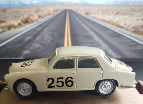 Brumm R90 Alfa Romeo