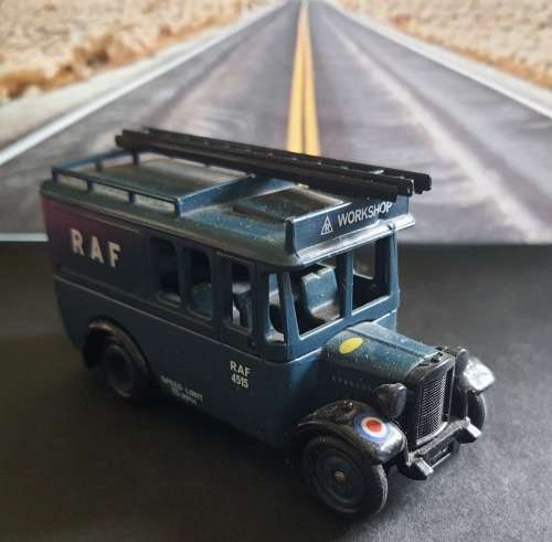 Lledo Royal Airforce Ground crew support set