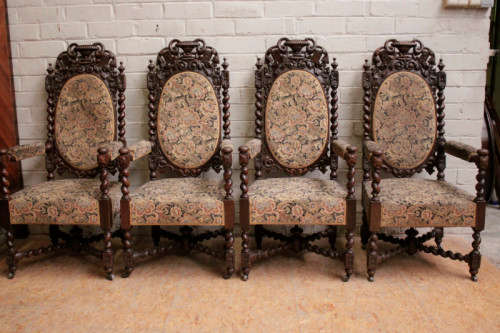4 Exceptional oak chairs