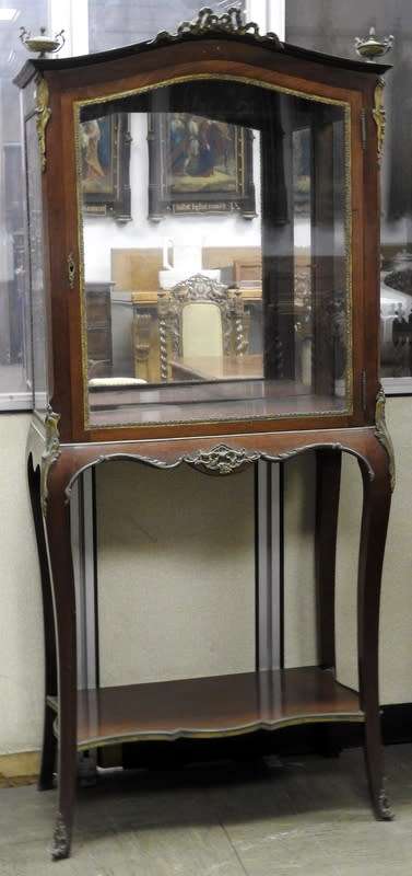 A LATE 19TH CENTURY MAHOGANY FRENCH DISPLAY CABINET-ON-STAND