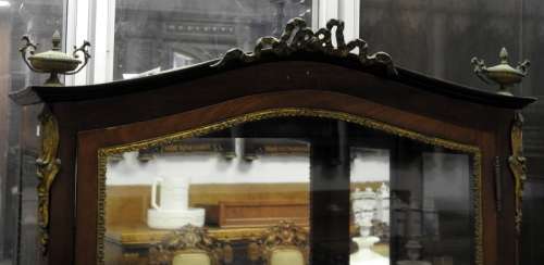 A LATE 19TH CENTURY MAHOGANY FRENCH DISPLAY CABINET-ON-STAND