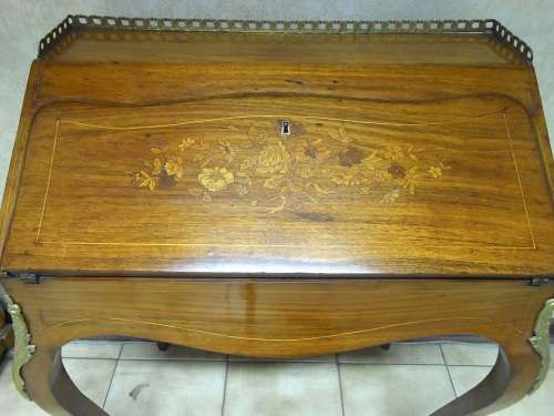 Beautiful French inlay Bureau de dame