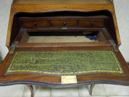 Beautiful French inlay Bureau de dame