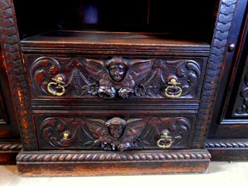 Beautiful Oak Jacobean carved Sideboard