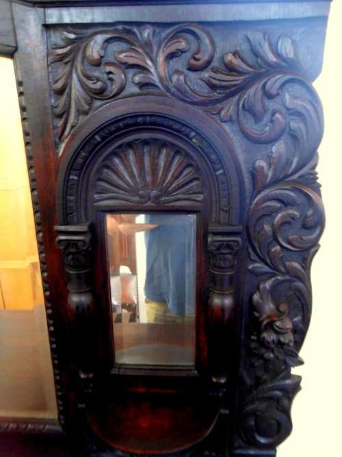 Beautiful Oak Jacobean carved Sideboard