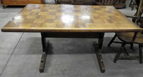 Parquetry table in oak