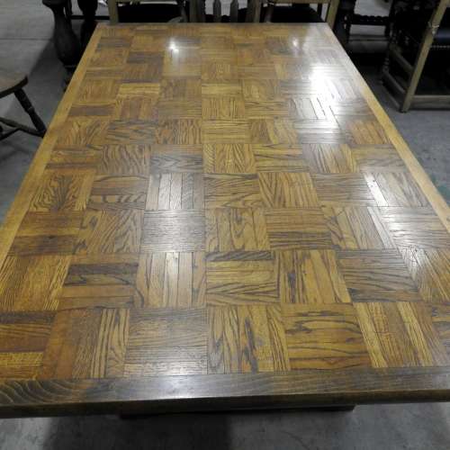 Parquetry table in oak
