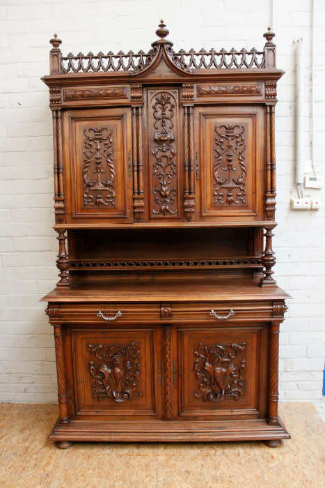 Gothic cabinet in Walnut