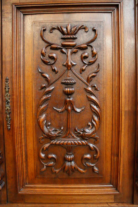 Gothic cabinet in Walnut