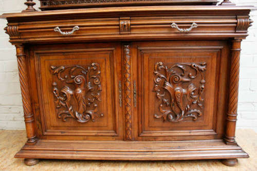 Gothic cabinet in Walnut