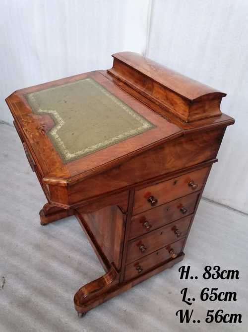 Exquisite Inlay Walnut Davenport