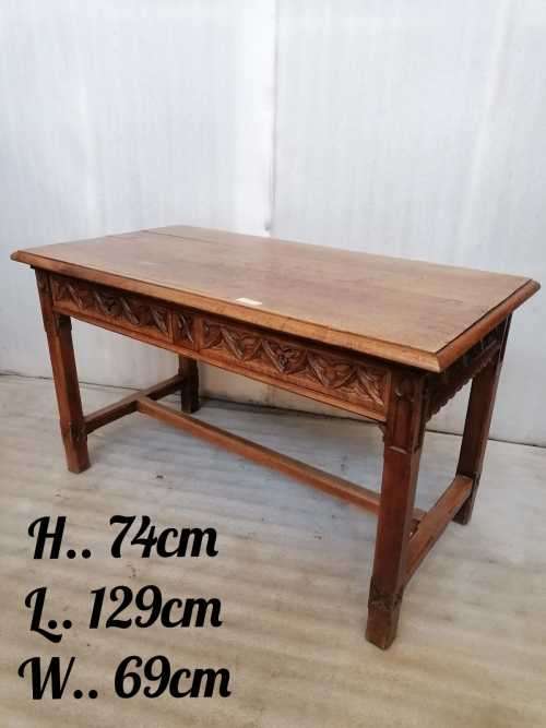 Exquisite Gothic Writing Table with 2 drawers