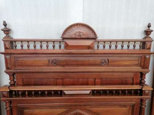 Antique Henry II bed in Walnut
