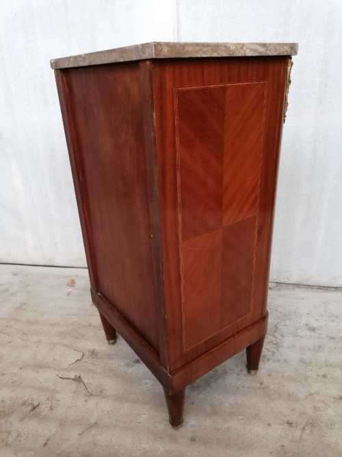Louis XVI Bedside table with Mahogany marquetry with satinwood inlay