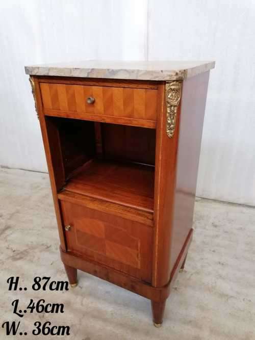Louis XVI Bedside table with Mahogany marquetry with satinwood inlay