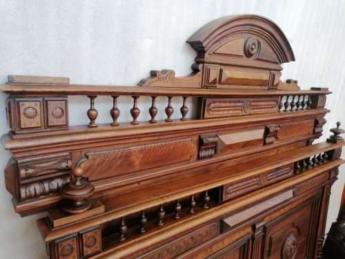 Exquisite Henry II bed in Walnut with matching nightstand