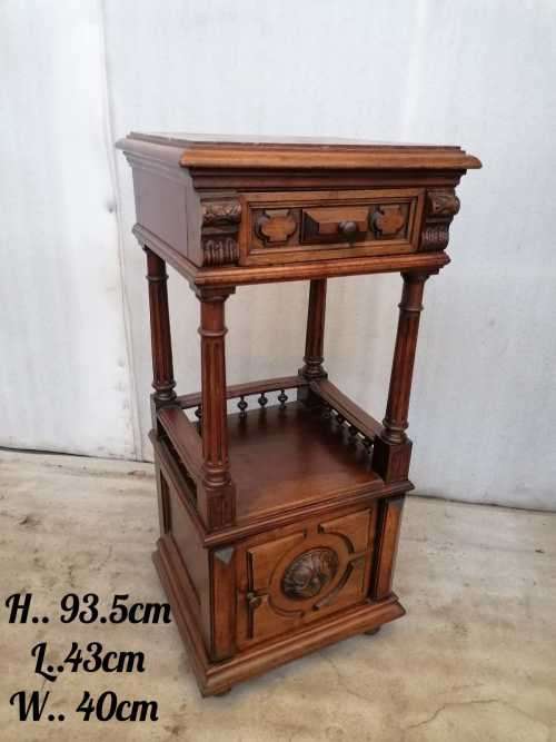 Exquisite Henry II bed in Walnut with matching nightstand