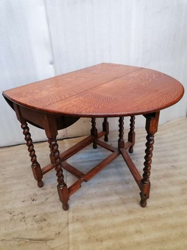 Oak Gate-leg Table with barley twist legs