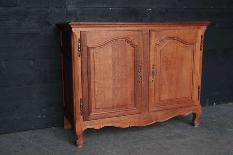 Solid Oak 2 Door Louis XV style buffet