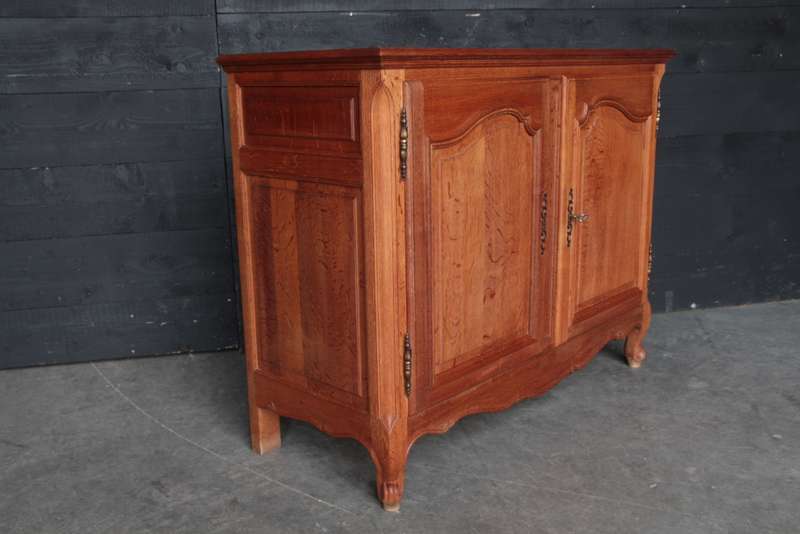 Solid Oak 2 Door Louis XV style buffet