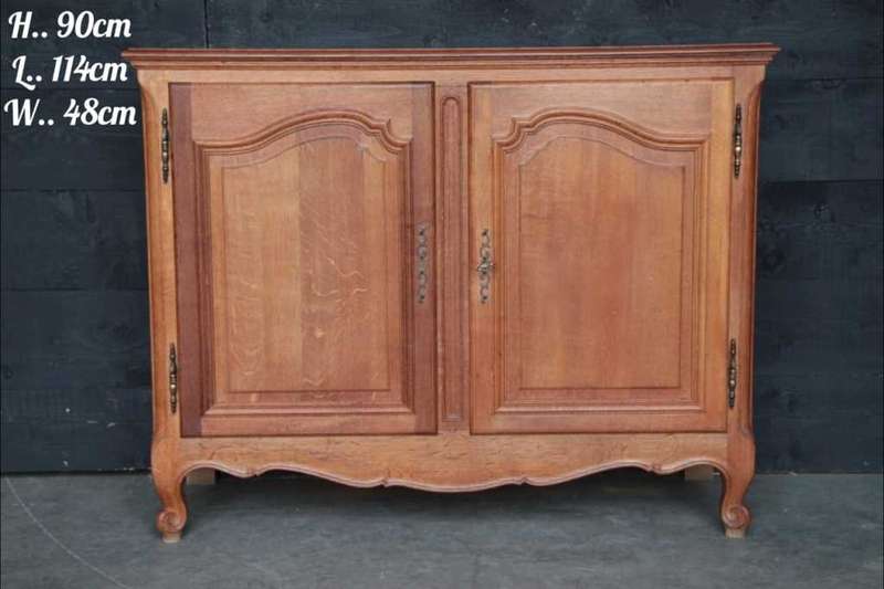Solid Oak 2 Door Louis XV style buffet