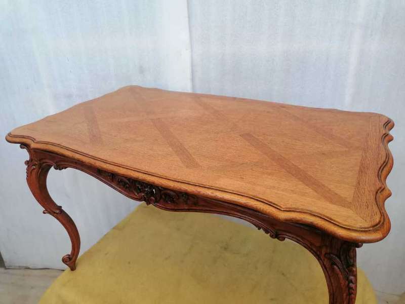 Oak Louis XV style coffee table with high quality carve work