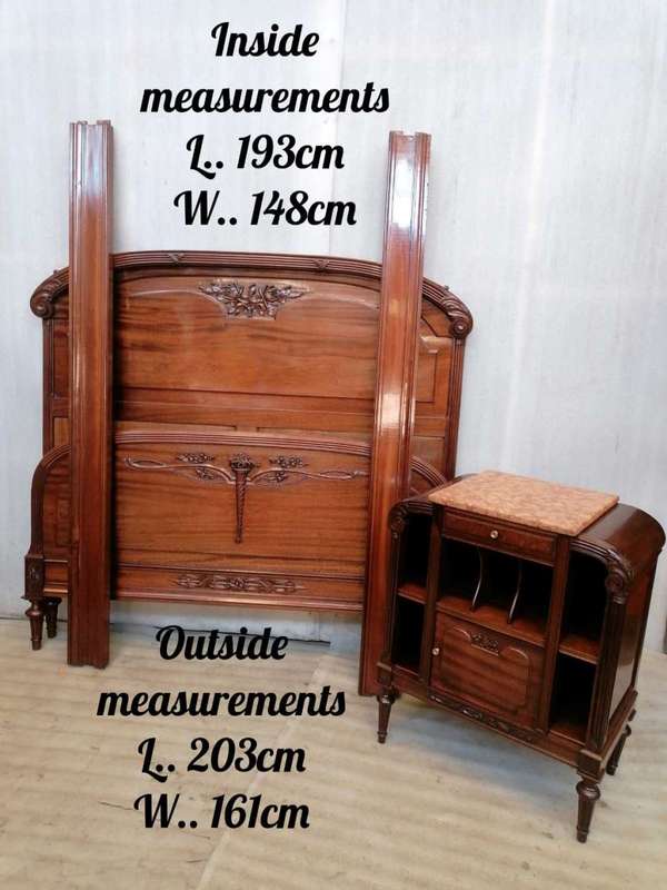 Exceptional French Art deco Walnut Queen size bed and nightstand