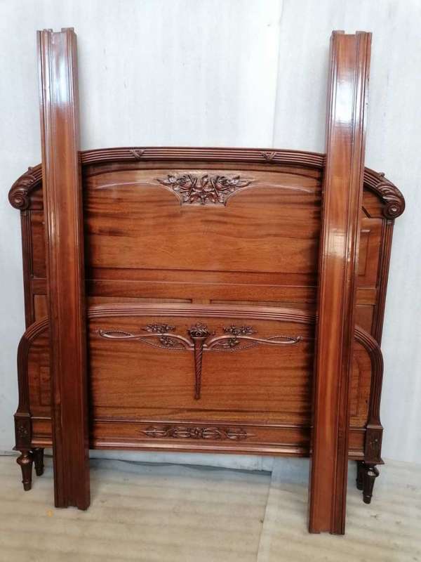 Exceptional French Art deco Walnut Queen size bed and nightstand